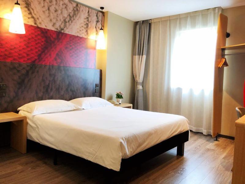 Ibis Wuhan Hankou Экстерьер фото