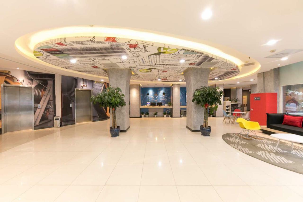 Ibis Wuhan Hankou Экстерьер фото