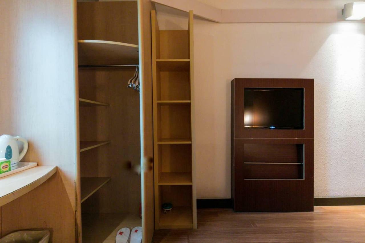 Ibis Wuhan Hankou Экстерьер фото