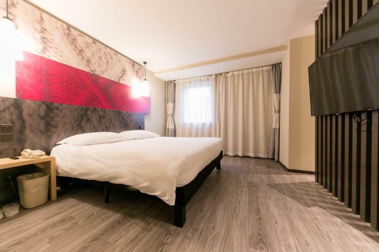 Ibis Wuhan Hankou Экстерьер фото