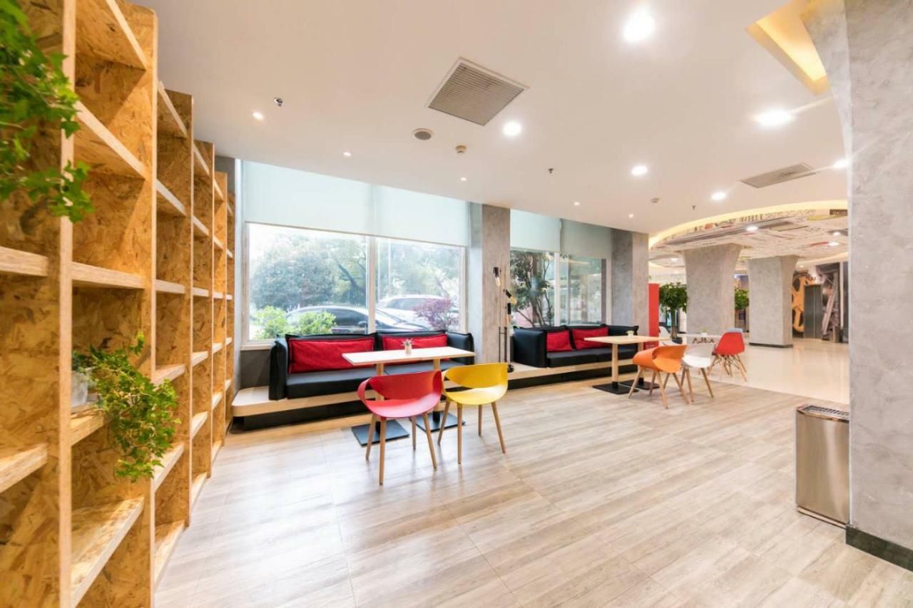 Ibis Wuhan Hankou Экстерьер фото